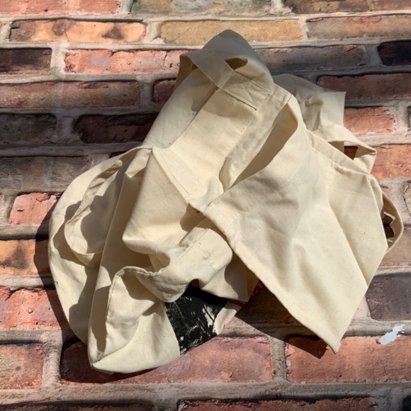 The wretched screen printed tote bag iykyk - Picture 4 of 8